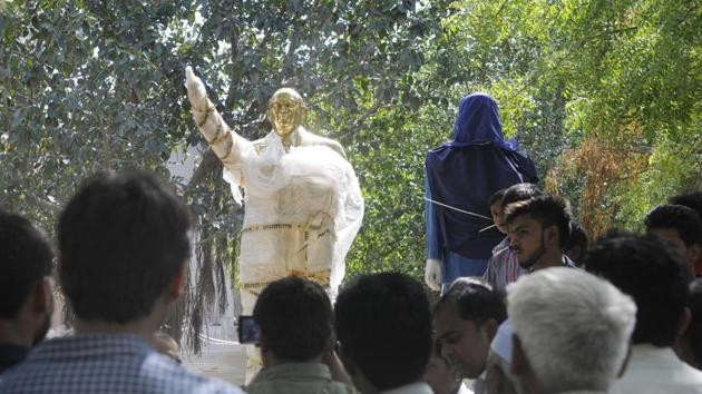 The statue was replaced in the evening. (Sunil Ghosh/HT Photo) The statue was replaced in the evening. (Sunil Ghosh/HT Photo)