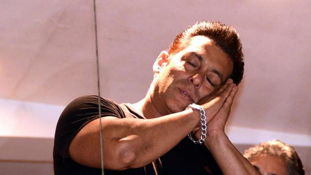 Bollywood actor Salman Khan gestures to fans after reaching home at Bandra in Mumbai on April 07, 2018, following his release from Jodhpur Central jail after the court granted him bail. (Sujit Jaiswal / AFP) Bollywood actor Salman Khan gestures to fans after reaching home at Bandra in Mumbai on April 07, 2018, following his release from Jodhpur Central jail after the court granted him bail. (Sujit Jaiswal / AFP)