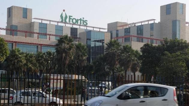 A case against four doctors of the Fortis Hospital in Gurgaon was registered on February 20 at Sushant Lok police station on the complaint of the victim’s husband Mukesh Ghai.(Parveen Kumar/HT File Photo)