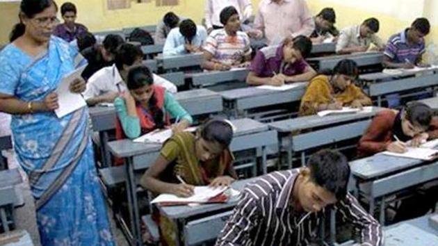 The Telangana board Intermediate results were announced on Friday. The pass percentage for the first year was 62.35 and that for the second year was 67.25.(HT File Photo)
