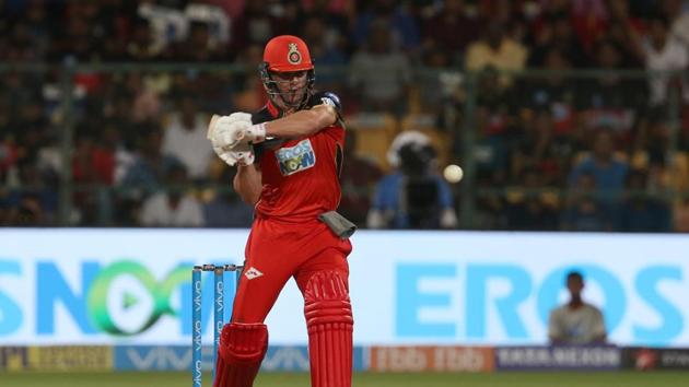 AB de Villiers held firm and he guided RCB as the asking rate mounted.  (BCCI) 