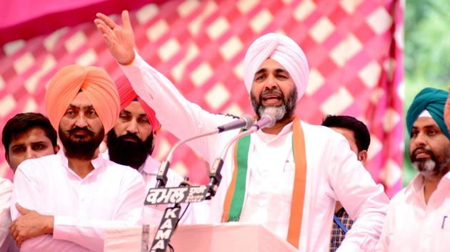 Punjab finance minister Manpreet Singh Badal addressing a gathering during a rally at Takht Shri Damdama Sahib in Talwandi Sabo on the occasion of Baisakhi on Saturday.(Samjeev Kumar/HT)