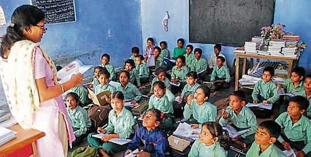 Uttarakhand has over 19,000 schools -- basic, junior and secondary – with 57,300 teaching staff, a shortage of 6000 teachers against the sanctioned strength.(HT Photo)