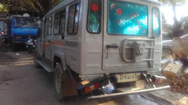 The SUV from which the Assam Rifles seized 100000 tablets of the banned drug World is Yours (WY) from a resident of Assam.(HT PHOTO)