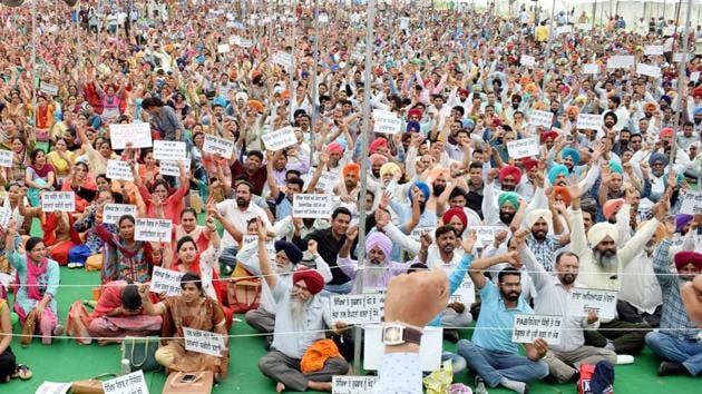 Members of Sanjha Morcha Teachers union protesting against the Punjab government in Patiala on Sunday. (Bharat Bhushan/HT) Members of Sanjha Morcha Teachers union protesting against the Punjab government in Patiala on Sunday. (Bharat Bhushan/HT)