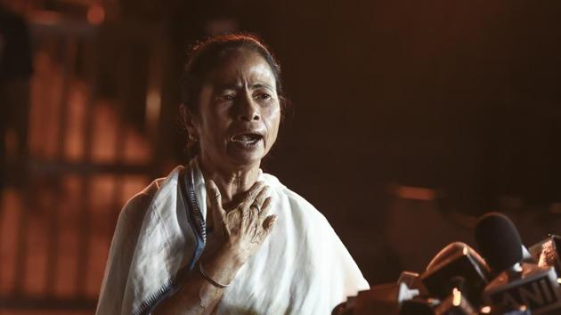 West Bengal CM Mamata Banerjee speaks to media after meeting congress leader Sonia Gandhi at her residence, in New Delhi, on March 28, 2018. (Burhaan Kinu/HT File Photo) West Bengal CM Mamata Banerjee speaks to media after meeting congress leader Sonia Gandhi at her residence, in New Delhi, on March 28, 2018. (Burhaan Kinu/HT File Photo)