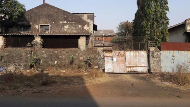The chemical factory in Badlapur (East) was raided on Saturday.(HT Photo) The chemical factory in Badlapur (East) was raided on Saturday.(HT Photo)