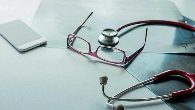 The reason, the order that the directorate of research and medical education (DMRE) has issued, cites a 1998 guideline of the government that had not been implemented for the past two decades. (HT has a copy of the DMRE’s order). (Representative image) The reason, the order that the directorate of research and medical education (DMRE) has issued, cites a 1998 guideline of the government that had not been implemented for the past two decades. (HT has a copy of the DMRE’s order). (Representative image)