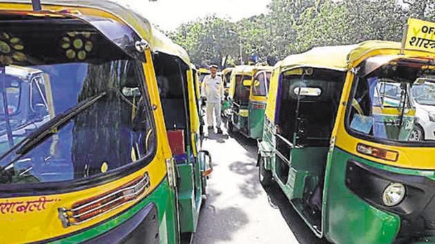 Ola’s pilot in Nagpur encompasses a range of electric vehicles from cabs to so-called three-wheelers: the inexpensive, ubiquitous ride for many middle-class Indians.(Sonu Mehta/HT PHOTO)