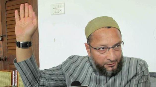 File photo of chief All India Majlis-e-Ittehadul Muslimeen president Asaduddin Owaisi addressing the media in Hyderabad last year. Owaisi has claimed that many witnesses in the Mecca Masjid blast case turned hostile after 2014, when the BJP came to power at the Centre.(PTI)