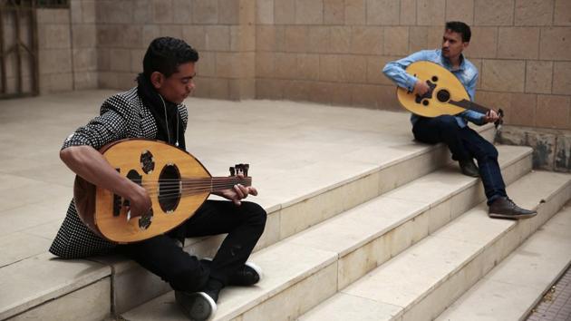 With the students he is training the dream of a national orchestra of young Yemenis, El-Deb’y hopes to revive an art form that he says has nearly vanished from Yemeni life. With the revival he hopes to pass on his expertise to create a new generation of musicians. (Hani Mohammed / AP) With the students he is training the dream of a national orchestra of young Yemenis, El-Deb’y hopes to revive an art form that he says has nearly vanished from Yemeni life. With the revival he hopes to pass on his expertise to create a new generation of musicians. (Hani Mohammed / AP)