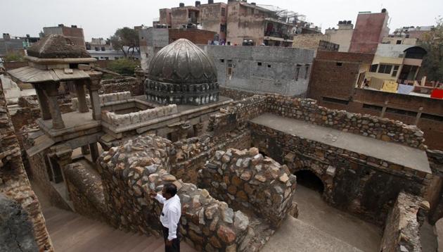 Zafar Mahal in Mehrauli is one of the monuments that historians feel needs immediate restoration.(Sanchit Khanna/HT Photo)