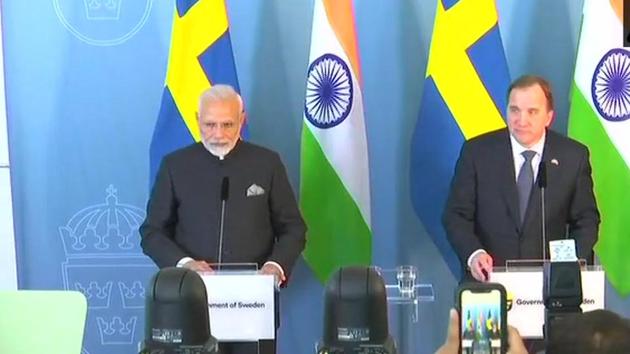 PM Narendra Modi and Swedish prime minister Stefan Lofven issuing a joint statement in Stockholm on Tuesday.(ANI Photo)