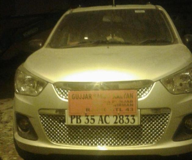 The car, in which a man from the Gujjar community gave lift to two persons wearing army fatigues, parked at a police station in Pathankot on Monday.(HT Photos)