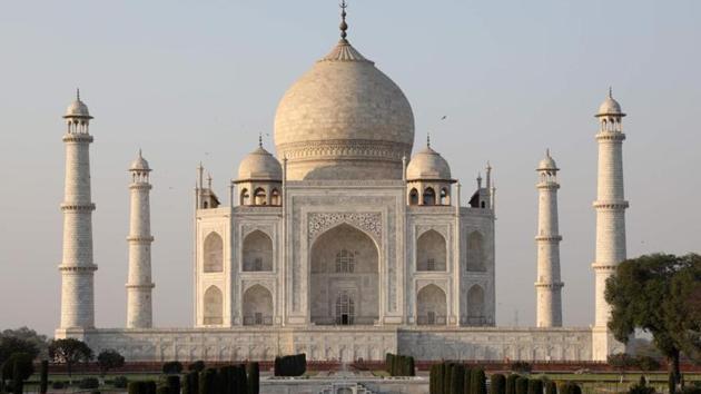 In its earlier hearing on April 11, the apex court had asked the Wakf Board to produce an original title document bearing signatures of Mughal emperor Shah Jahan to prove its claim over Taj Mahal.(AFP/File Photo)