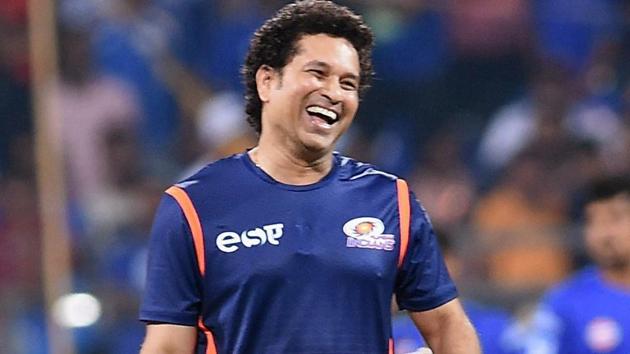 Sachin Tendulkar played cricket with some kids on the streets of Mumbai and the video was posted on Twitter by Vinod Kambli.(PTI)