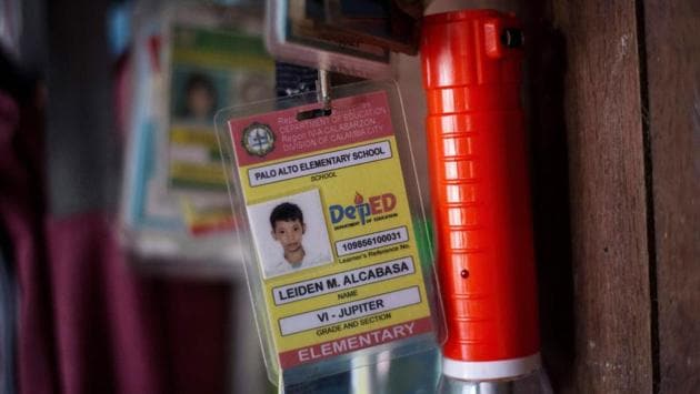 Certainty about the cause of death may remain clouded because post-mortem diagnosis of dengue can be tricky, relying on genetic material that degrades quickly after death. Supporters of Duterte have been eager to assign blame to his predecessor, Benigno Aquino, who authorized and launched the vaccinations. Well-known blogs have posted entries calling for Aquino to be jailed and questioned whether the vaccine is a “time bomb”. (Noel Celis / AFP) 