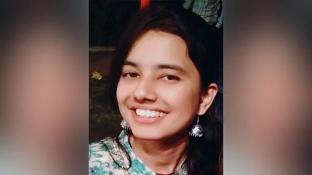 Meet Diksha Saklani from IIT Roorkee who has topped GATE chemistry ...