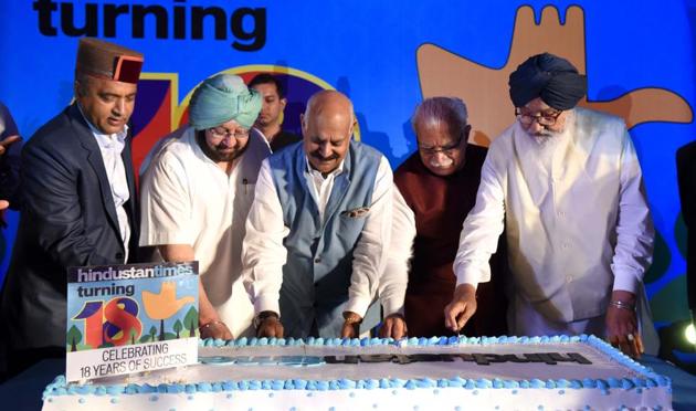 (Left to Right) Himachal Pradesh chief minister Jairam Thakur, Punjab chief minister Capt Amarinder Singh, Punjab governor VP Singh Badnore, Haryana chief minister Manohar Lal Khattar and former Punjab chief minister Prakash Singh Badal during the cake cutting ceremony of Hindustan Times ‘Turning 18’ event at hotel The Lalit in Chandigarh on Wednesday. (Sanjeev Sharma/HT) (Left to Right) Himachal Pradesh chief minister Jairam Thakur, Punjab chief minister Capt Amarinder Singh, Punjab governor VP Singh Badnore, Haryana chief minister Manohar Lal Khattar and former Punjab chief minister Prakash Singh Badal during the cake cutting ceremony of Hindustan Times ‘Turning 18’ event at hotel The Lalit in Chandigarh on Wednesday. (Sanjeev Sharma/HT)