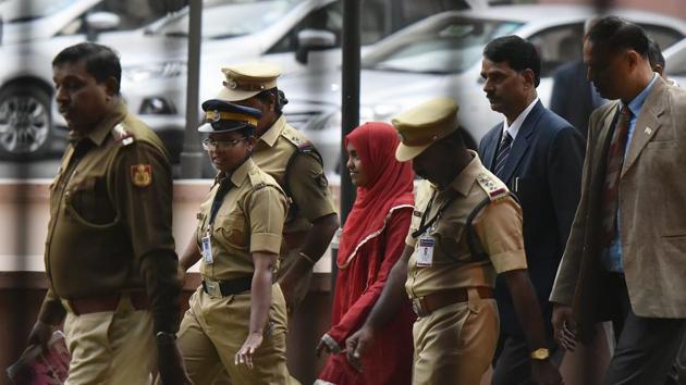26-year-old Hadiya at the Supreme Court after hearing in New Delhi.(Vipin Kumar/HT File Photo) 26-year-old Hadiya at the Supreme Court after hearing in New Delhi.(Vipin Kumar/HT File Photo)