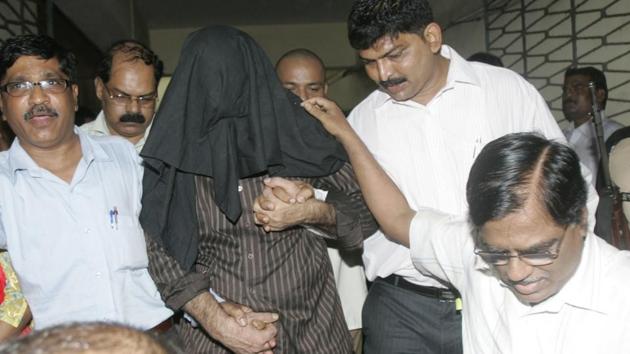 M. Tahir Merchant, alias Tahir Takla, one of the convicts in the March 1993 Mumbai serial blasts who was sentenced to death on September 7, 2017, suffered a heart attack in the prison around 3 a.m. on Wednesday and was rushed to Sassoon Hospital. He failed to respond to treatment and breathed his last around 3.45 a.m. (Anshuman Poyrekar / HT File) M. Tahir Merchant, alias Tahir Takla, one of the convicts in the March 1993 Mumbai serial blasts who was sentenced to death on September 7, 2017, suffered a heart attack in the prison around 3 a.m. on Wednesday and was rushed to Sassoon Hospital. He failed to respond to treatment and breathed his last around 3.45 a.m. (Anshuman Poyrekar / HT File)