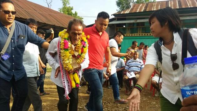 A warm welcome greeted Khomdram Gambhir on his remarkable return home. (HT Photo) A warm welcome greeted Khomdram Gambhir on his remarkable return home. (HT Photo)