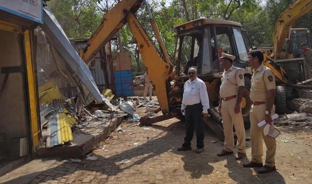 State mangrove officials demolished 180 illegal structures at Charkop on Wednesday. (HT photo) State mangrove officials demolished 180 illegal structures at Charkop on Wednesday. (HT photo)