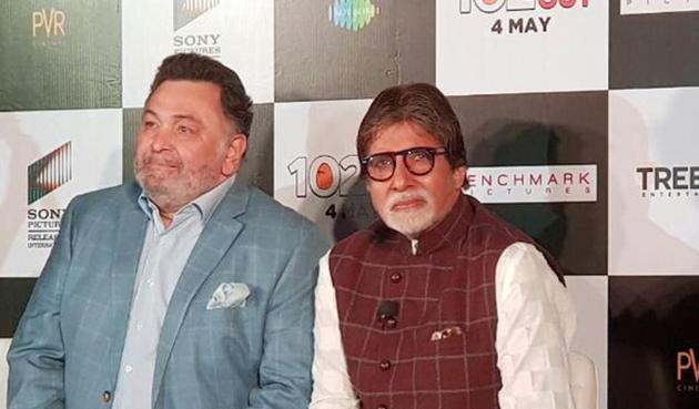 Amitabh Bachchan and Rishi Kapoor pose at a promotional event for 102 Not Out.