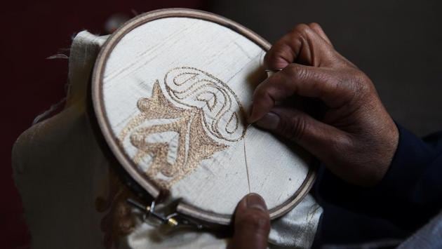 Since its creation, Zarif has trained more than 85 women -- but most of them have given up their jobs after getting married at the request of husbands who are reluctant to accept the presence of other men near their spouses. “The brake on women’s employment continues to be their husbands” says Sherzad. (Wakil Kohsar / AFP) Since its creation, Zarif has trained more than 85 women -- but most of them have given up their jobs after getting married at the request of husbands who are reluctant to accept the presence of other men near their spouses. “The brake on women’s employment continues to be their husbands” says Sherzad. (Wakil Kohsar / AFP)