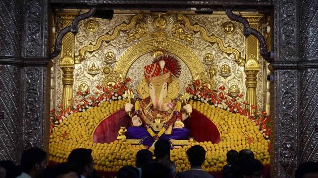 Eleven thousand mangoes offered at the Dagdusheth Halwai Ganesh temple on the occasion of Akshaya Tritiya in Pune on Wednesday. (RAVINDRA JOSHI/HT) Eleven thousand mangoes offered at the Dagdusheth Halwai Ganesh temple on the occasion of Akshaya Tritiya in Pune on Wednesday. (RAVINDRA JOSHI/HT)