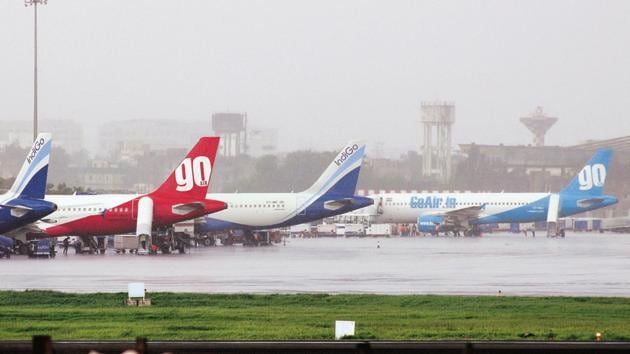 Once the Department of Telecommunications approves the plan, airlines will be able to offer internet services to passengers flying over Indian airspace.(HT File Photo)