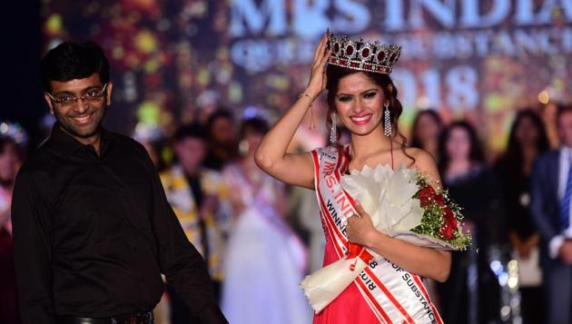 New Delhi: Shivani Naik Shah from Pune after being crowned Mrs. India 2018 Queen of Substance, in New Delhi, on April 18. (IANS) New Delhi: Shivani Naik Shah from Pune after being crowned Mrs. India 2018 Queen of Substance, in New Delhi, on April 18. (IANS)