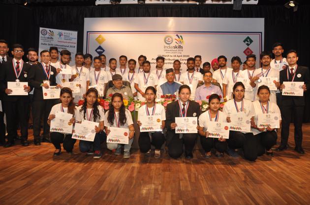 Chief minister TS Rawat with participants in Dev-Bhumi Dialogue held in Dehradun on Friday. (HT Photo) Chief minister TS Rawat with participants in Dev-Bhumi Dialogue held in Dehradun on Friday. (HT Photo)