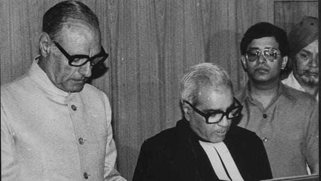 Justice Rajinder Sachar is swearing by Lt Governor MMK Wali as Chief Justice of the Delhi High Court -(HT File Photo)