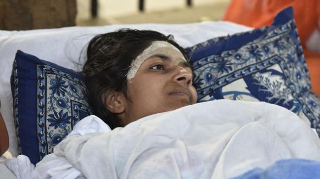 DCW chief Swati Maliwal during the seventh day of her hunger strike against recent rape cases in Unnao and Kathua, at Rajghat, in New Delhi, India, on Thursday. (HT Photo)