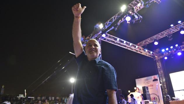 Deputy Chief Minister of Delhi Manish Sisodia gestures to the audience during Kailash Kher's performance at the grand finale of 'Delhi's date with Democracy' at Central Park, in New Delhi, on April 15, 2018. (Sanchit Khanna / HT Photo) Deputy Chief Minister of Delhi Manish Sisodia gestures to the audience during Kailash Kher's performance at the grand finale of 'Delhi's date with Democracy' at Central Park, in New Delhi, on April 15, 2018. (Sanchit Khanna / HT Photo)
