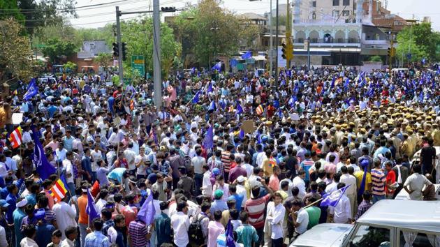 Members of Dalit community raise slogans during 'Bharat Bandh' in Jaipur. Till now, only the National Commission for Scheduled Castes and the National Commission for Scheduled Tribes have Constitutional status, giving them powers to act against officials.(PTI File Photo)