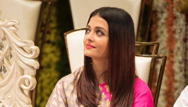 Aishwarya Rai Sonam Kapoor Add Glamour And Bollywood To Friend S Wedding Reception Hindustan Times Post and intimate wedding, sonam kapoor and anand ahuja hosted a grand wedding reception. aishwarya rai sonam kapoor add glamour
