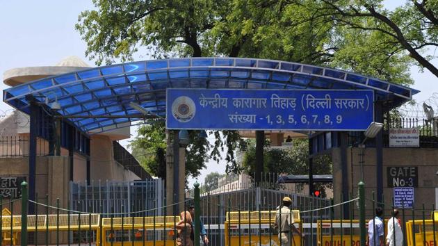 Security personnel guards gate number three of Tihar Jail in New Delhi.(HT File Photo)