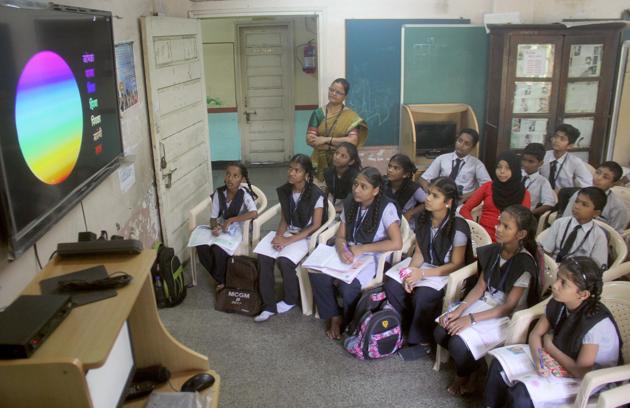 Since 2011, BMC has set up virtual training centers in 480 primary and secondary schools.(BHUSHAN KOYANDE/HT PHOTO) Since 2011, BMC has set up virtual training centers in 480 primary and secondary schools.(BHUSHAN KOYANDE/HT PHOTO)