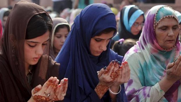This will be the first time that women from India go for the pilgrimage without a male guardian, Union minister of minority affairs Mukhtar Abbas Naqvi said.(Reuters File Photo) This will be the first time that women from India go for the pilgrimage without a male guardian, Union minister of minority affairs Mukhtar Abbas Naqvi said.(Reuters File Photo)