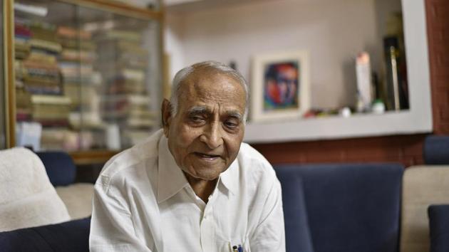 Mahawar began collecting combs in the early 1960s, soon after he moved from Madhya Pradesh to Chhattisgarh’s Bastar region to set up a rice mill. The smallest is the size of a finger, the largest, the size of your palm. And each one tells a story. They were used to say, I love you, We’re married or, He’s gone. (Sanchit Khanna / HT Photo) Mahawar began collecting combs in the early 1960s, soon after he moved from Madhya Pradesh to Chhattisgarh’s Bastar region to set up a rice mill. The smallest is the size of a finger, the largest, the size of your palm. And each one tells a story. They were used to say, I love you, We’re married or, He’s gone. (Sanchit Khanna / HT Photo)