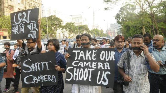 Reporters and photographers at a protest rally held in Kolkata on April 11. (HT Photo) Reporters and photographers at a protest rally held in Kolkata on April 11. (HT Photo)
