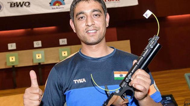 Shahzar Rizvi qualified for the final of the 10m air pistol event at the ISSF shooting World Cup in Changwon, South Korea, as the sixth best shooter with a score of 582.(Twitter)