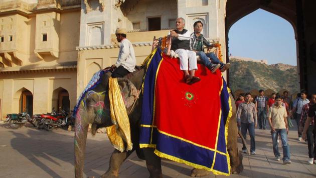 Elephant safari at Amer Fort in Jaipur.(HT File Photo)