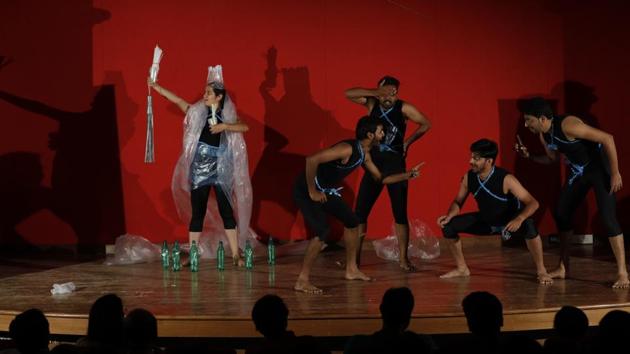 Artistes from Terre Policy Center perform an act to spread awareness about use of plastic at Patrakar Bhavan in Pune on Monday, April 23. On March 23, the state government issued the Maharashtra Plastic and Thermocol Products (Manufacture, Usage, Sale, Transport, Handling and Storage) Notification, 2018. Items banned under this notification include all kinds of plastic bags (with or without handle), single use disposable items made of plastic and thermocol and packaging of food items and food grain material will be banned across the state. (Rahul Raut/HT PHOTO) 