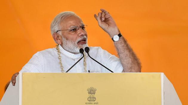 The complainants alleged that AAP leaders tarnished the image of PM Narendra Modi in May 2016 by showing false degrees in press conferences and print and other social media.(PTI/File Photo) The complainants alleged that AAP leaders tarnished the image of PM Narendra Modi in May 2016 by showing false degrees in press conferences and print and other social media.(PTI/File Photo)