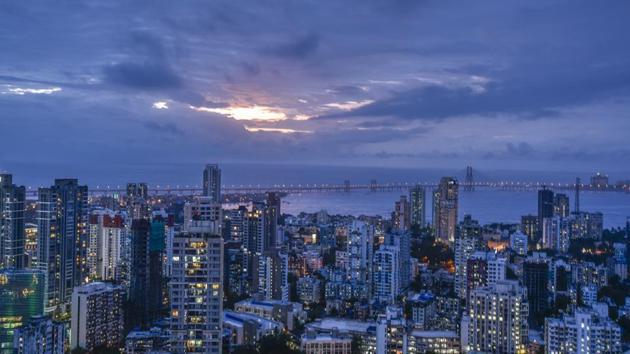The idea of making Mumbai a ‘super city’, flush with skyscrapers that play hide and seek with the clouds, by increasing the FSI may be a necessity.(Representational photo)