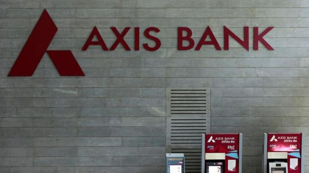 Gross bad loans as a percentage of total loans rose to 6.77%  at end-March, compared with 5.28% in the preceding quarter and 5.04% a year ago. (Reuters File Photo)