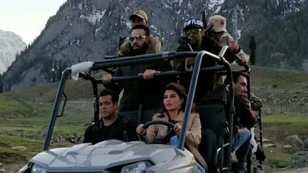 Salman Khan and Jacqueline Fernandez shoot a romantic song for Race 3.